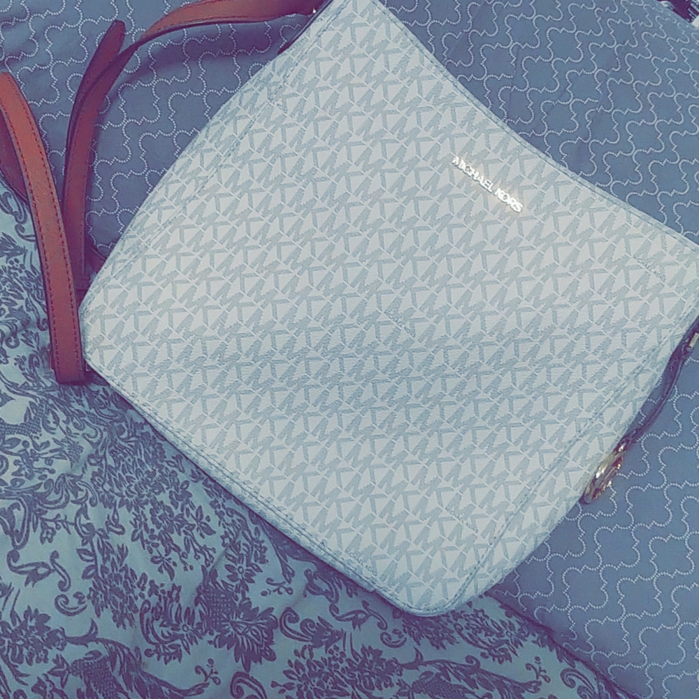Authentic Michael Kors Crossbody purse